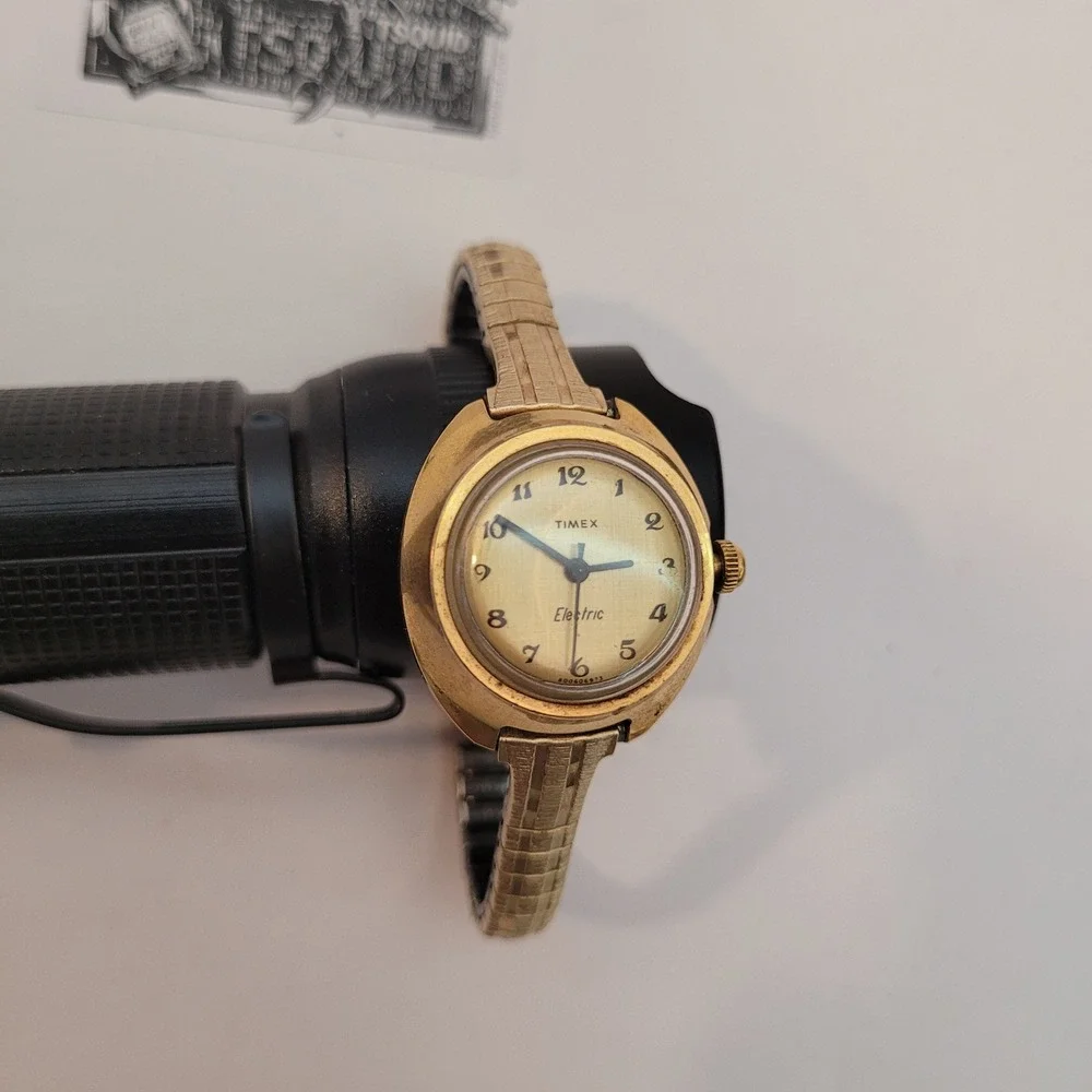 Timex Electric‎ Watch Women Gold Filled Tone Oval Vintage Expansion Band